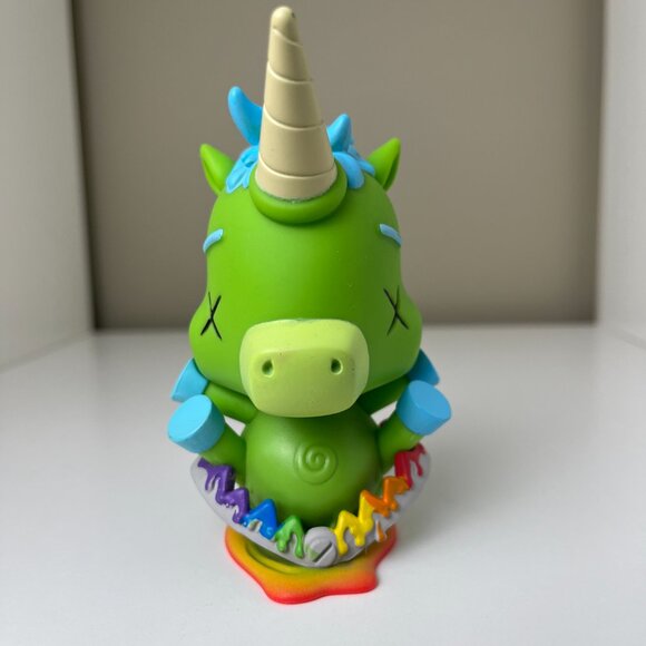R.I.P. Rainbows in Pieces - Unicorn Character Happy Trappy - Picture 1 of 6